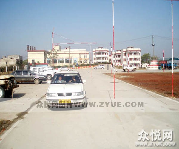 友誼駕校學員練車2