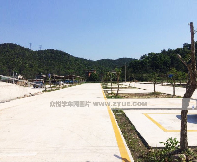 曉峰駕校訓(xùn)練場地風(fēng)采