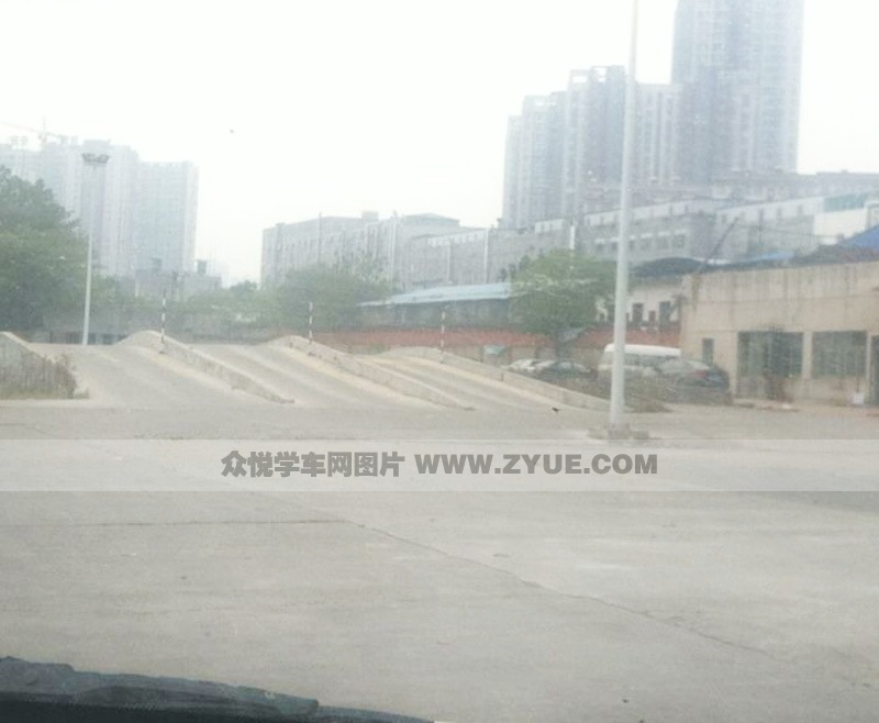 國安駕校C1小型汽車上坡定點停車與起步場地