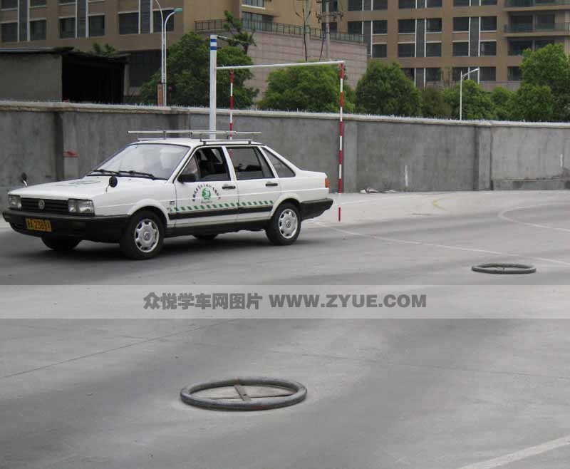 友誼駕校圓餅路場(chǎng)地