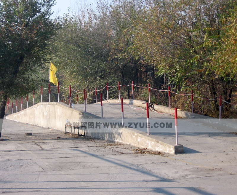 正通駕校定點(diǎn)停車與坡道起步場地