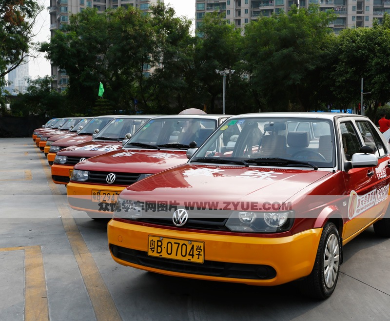 坤元駕校C1教練車(chē)近照
