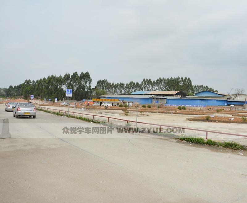 農(nóng)興駕校學(xué)車場(chǎng)地