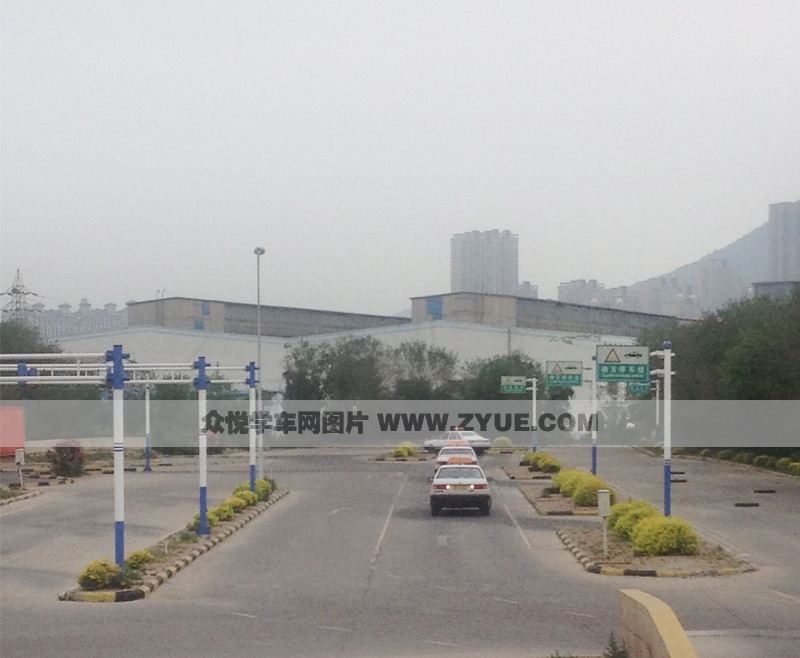 升達駕校側(cè)方停車場地