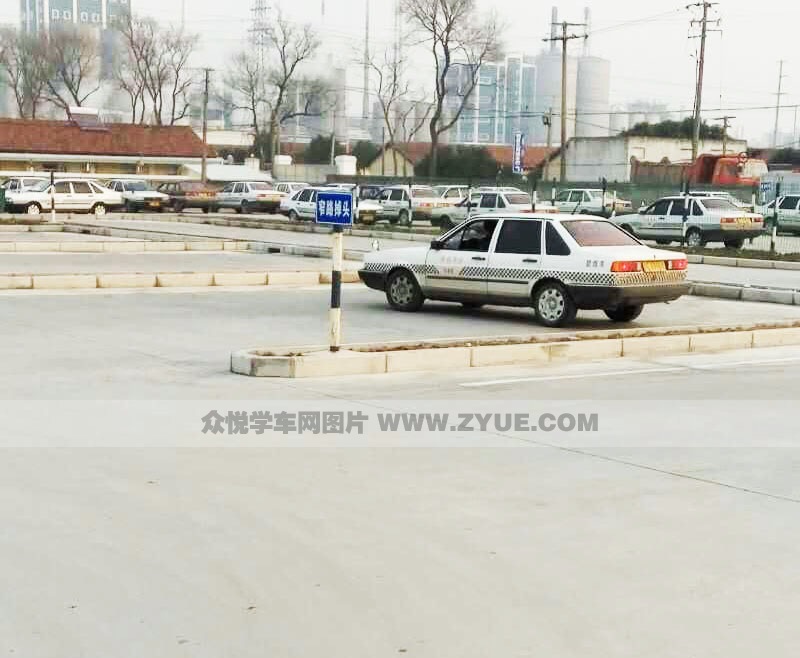 上海洪遠(yuǎn)駕校窄路調(diào)頭