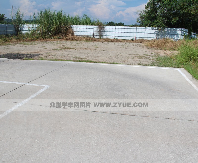廣安駕校直角轉(zhuǎn)彎場地